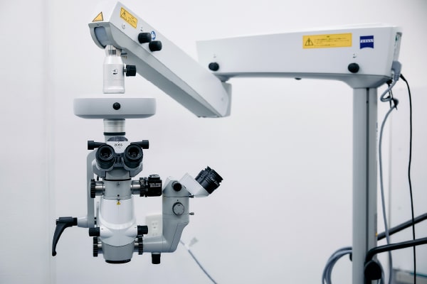ZEISS社製の手術用顕微鏡